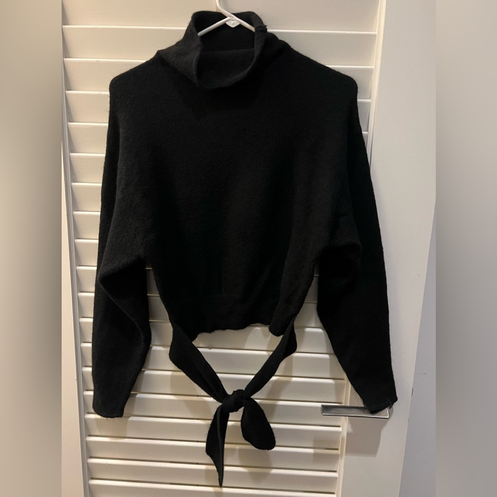 Aritzia Wilfred black Lorin sweater.